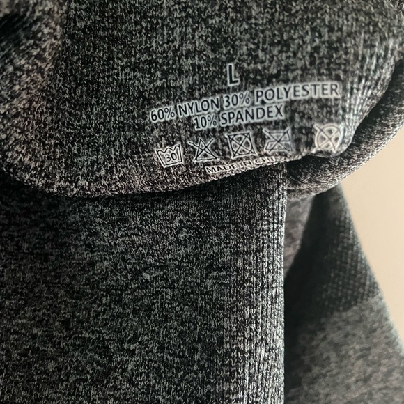 2 pairs of yoga shorts - Picture 4 of 5